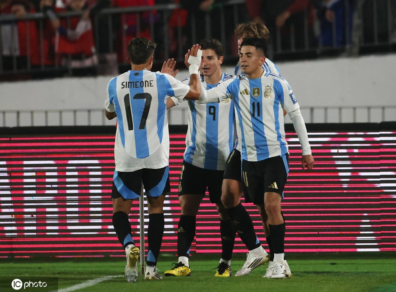 阿尔梅里亚客场大胜，取得联赛首胜