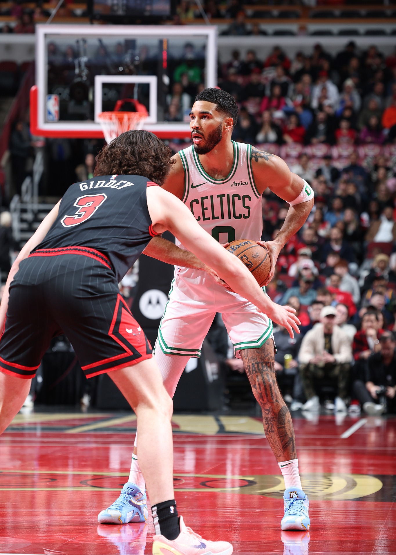 公牛队大胜凯尔特人,赢得四连胜 公牛队大胜凯尔特人,赢得四连胜