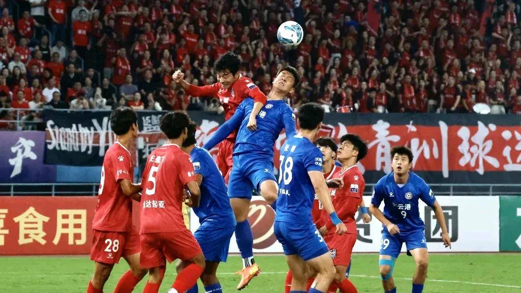 拼搏不息！斗志昂扬球队从劣势中逆转获胜的简单介绍