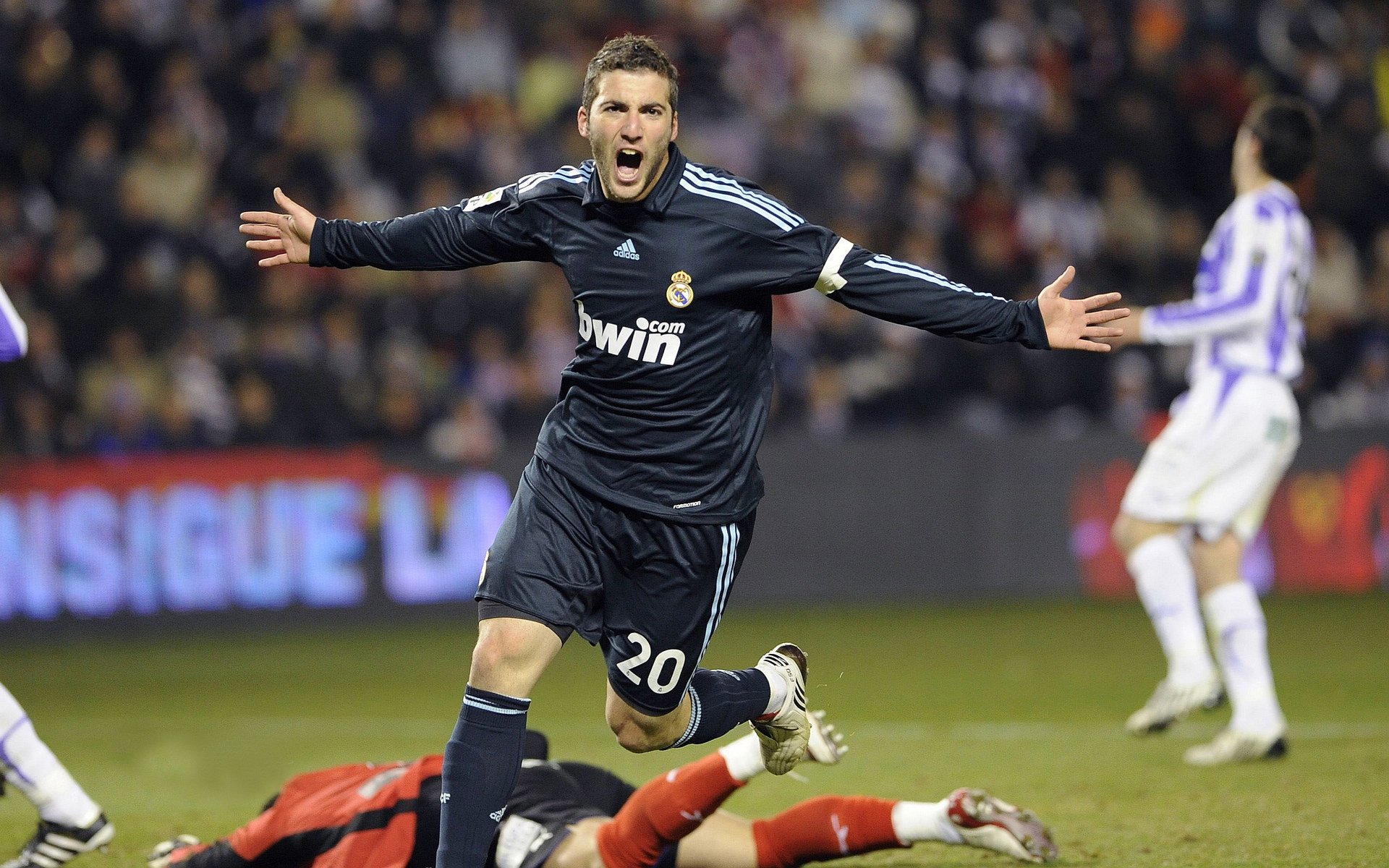 伊拉克奇迹,孔德关键一击,中东雄狮力克欧洲红魔