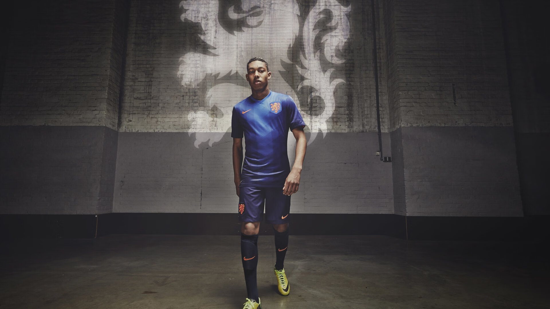 从雷恩掀翻尼日利亚到阿尔瓦雷斯接管西决，体育世界里唯一性的璀璨瞬间